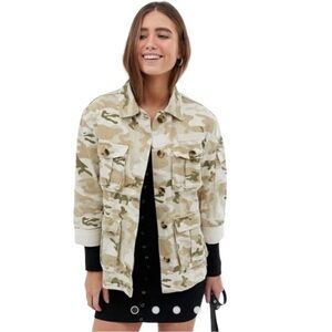 Berksha Camo Army jacket beige size small spring jacket